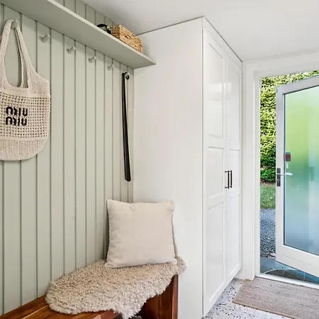 Flot Nyrenoveret Hus Taet Pa Ferienhaus