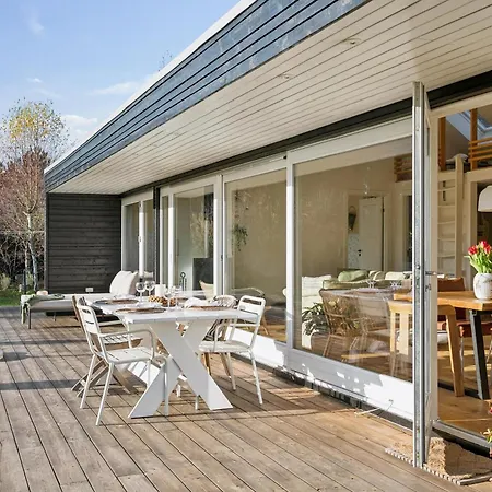 Flot Nyrenoveret Hus Taet Pa Feriehus Ebeltoft