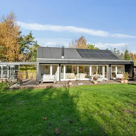 Flot Nyrenoveret Hus Taet Pa * Ebeltoft